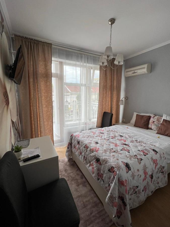 Artmotel & Bistro Haţeg Eksteriør bilde