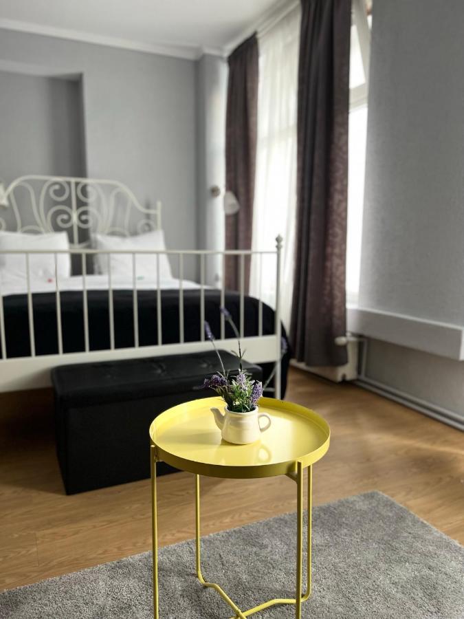 Artmotel & Bistro Haţeg Eksteriør bilde