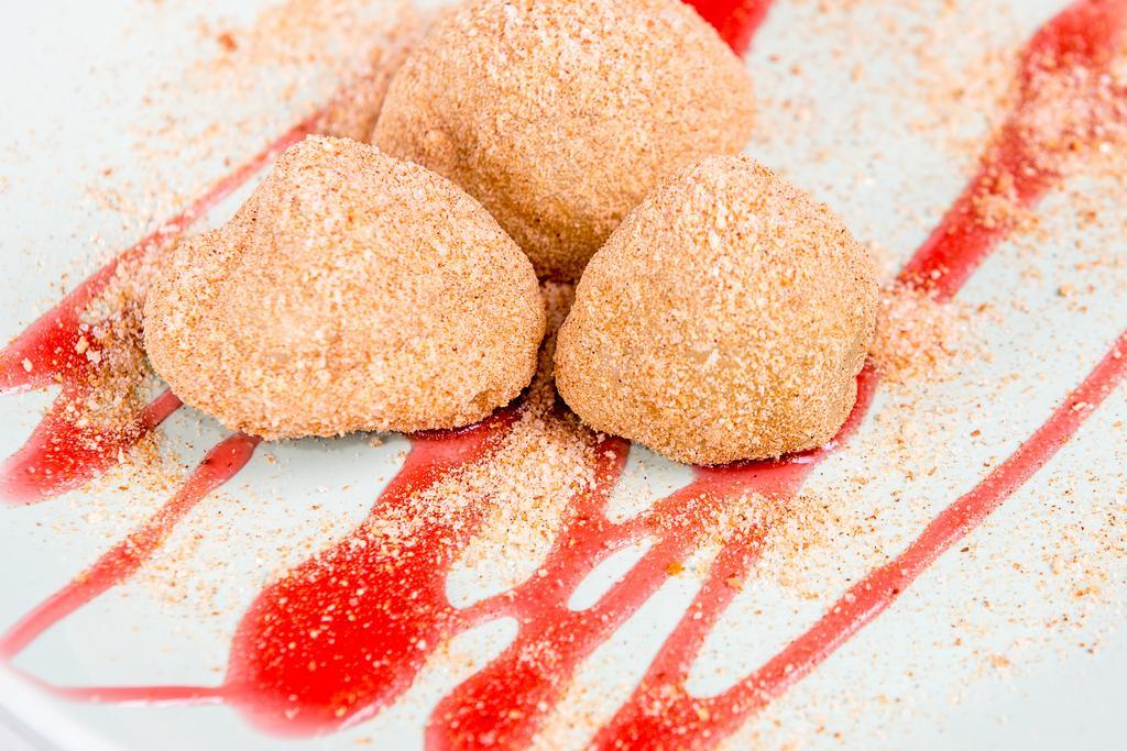 Artmotel & Bistro Haţeg Eksteriør bilde